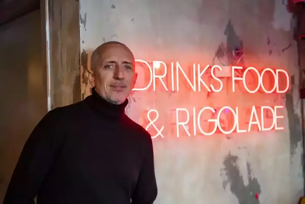 Le Vig’s Comedy Club : le nouveau QG du rire au Vieux-Port de Marseille