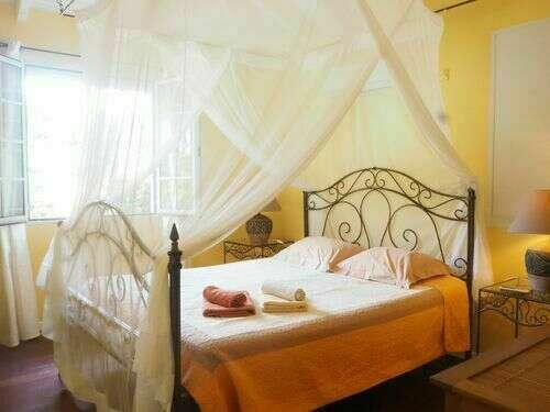 chambre_courbet_vue_piscine20220801-2143456-1gslorn