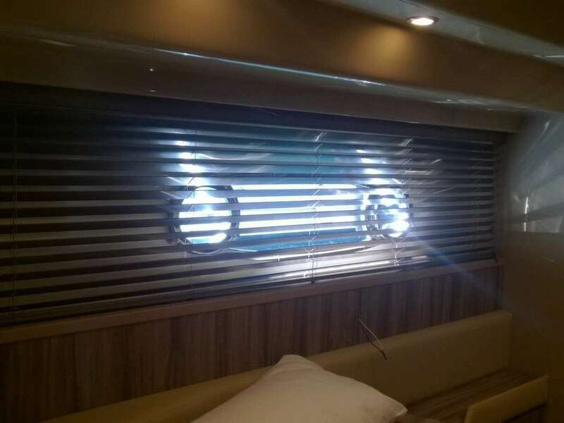 store_bateau_en_bois