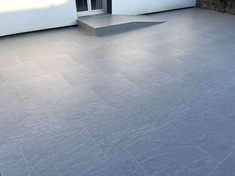 terrasse-dallage-beton-gres-cerame-epoxy-joint