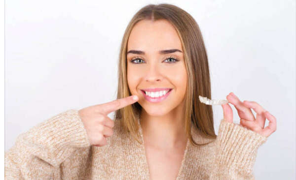 Comment les aligneurs transparents affectent-t-ils le confort des patients durant le traitement orthodontique ?