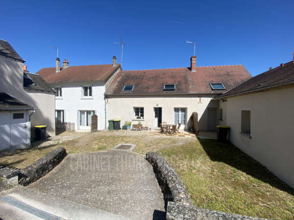 Ensemble immobilier de 5 lots – 28 440€ de loyers/an – rendement 7,14%