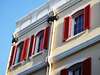 préparation de façade avant peinture avec outils et produits