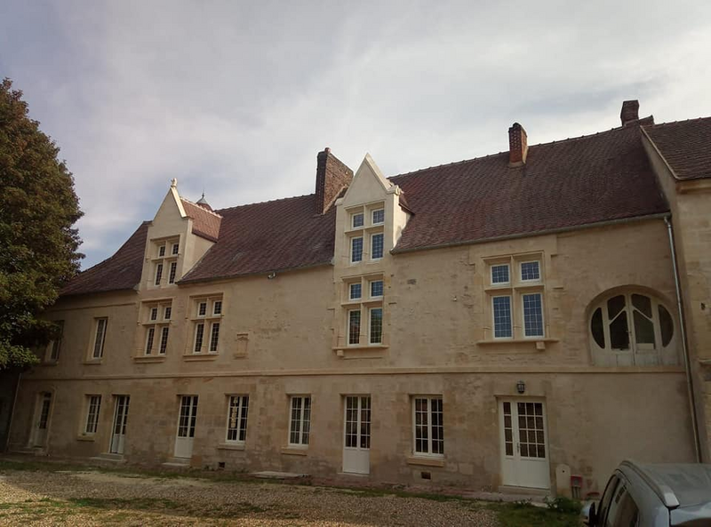 chateau_mouy