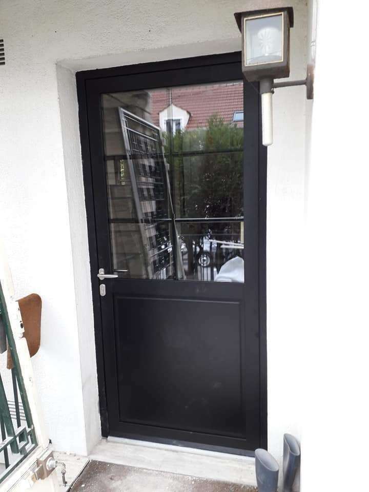 45009490_715349078825650_1524940748468781056_n_715349075492317