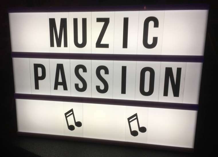 Mail : muzic.passion@yahoo.fr
Tel : 06 42 04 54 77

