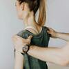 Femme recevant soin doux pour tensions et stress