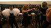 artistes et techniciens en action sur scène