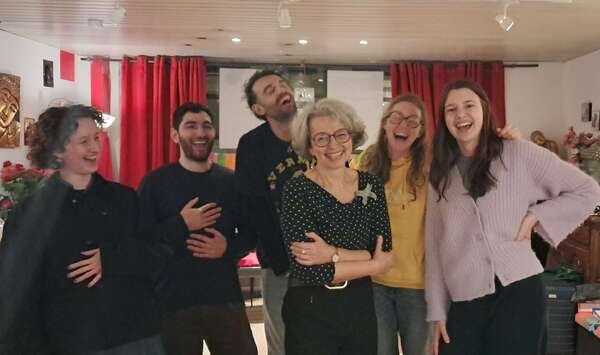 Le théâtre aide-t-il vraiment à prendre confiance en soi à l’âge adulte ? (À Bruxelles)