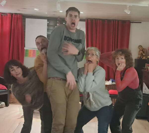 Cours de théâtre : ils sont venus pour essayer… et ils se sont transformés