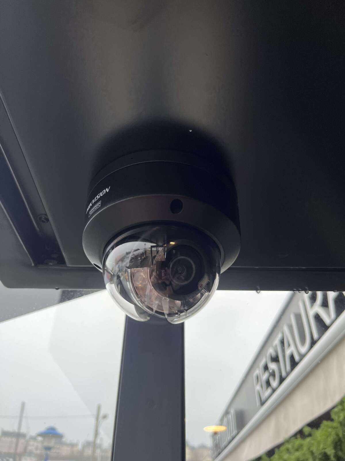 Caméra IP Hikvision avec IA anticorrosoin antivandale — Manche