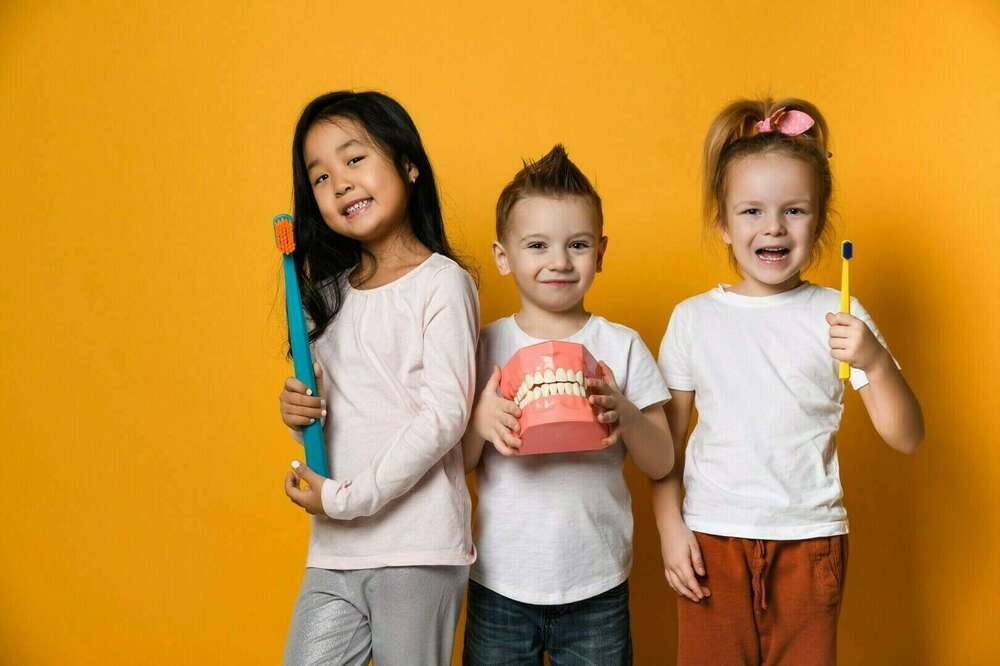 A QUEL AGE CONSULTER ? EXEMPLES DE MALOCCLUSIONS ET DE TRAITEMENTS (6-8ans)