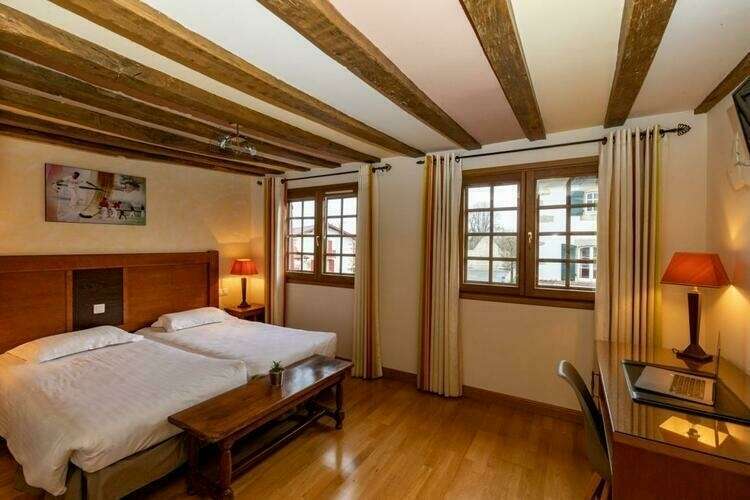 mini-ho-tel-lastiry-carolephotographe-com-ill0311-hdr