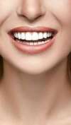 Visage avec un sourire et des dents alignées au Centre de Santé Cannes Beach à Cannes la Bocca