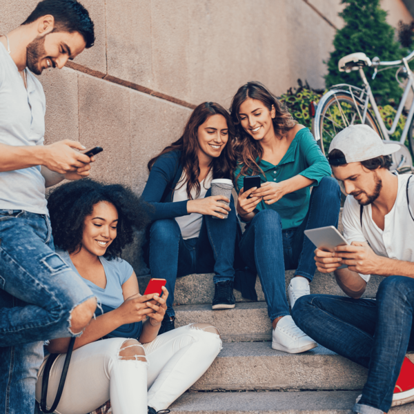 créer une communauté-réseaux sociaux-authenticité-transparence-ambassadeurs-erreur de communication-influenceurs-Arthur Auboeuf-idée commune-créer une audience-interaction abonnés-contenu engageant-notoriété-visibilité en ligne-créer du lien