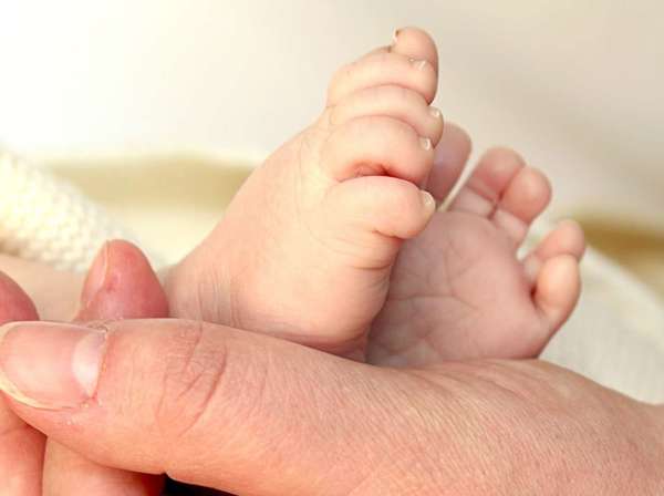 Les grands-parents peuvent-ils faire plus de 100 kilomètres pour rencontrer un nouveau-né ?