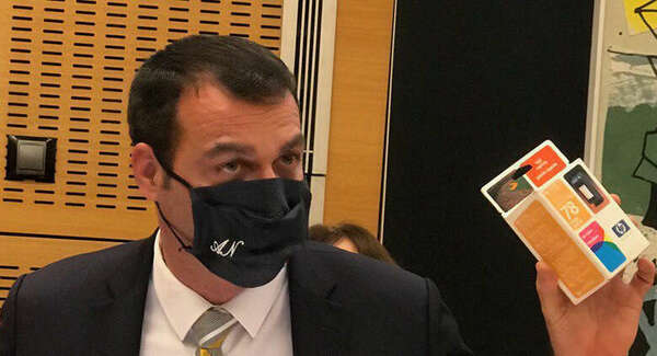 La contrefaçon des jouets alarme le député du Calvados Christophe Blanchet