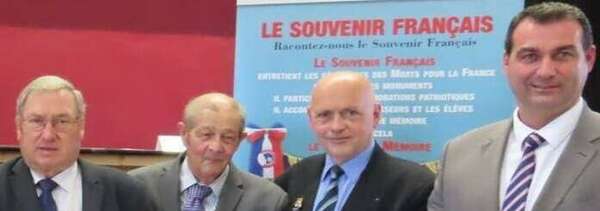 Pont-l'Évêque - Le Souvenir français a déposé 101 drapeaux