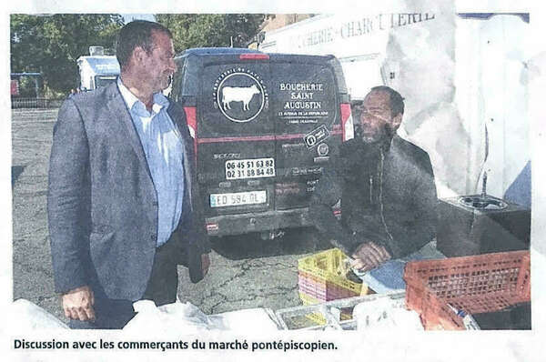 Le Député sur le marché de Pont-l'Évêque