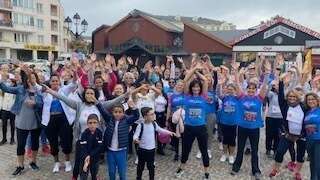 Entoure-toi de gens qui croient en toi, en ce que tu fais et ce pourquoi tu le fais !