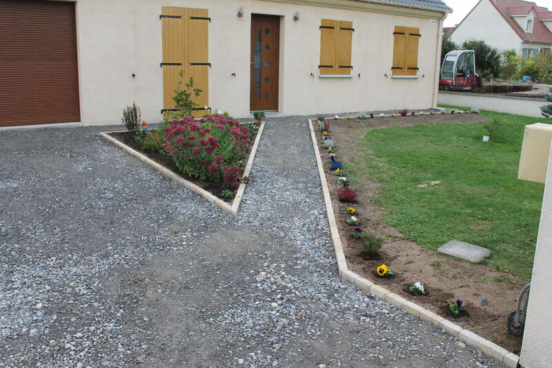 Mise en cailloux des allées en cailloux 0/31.5 