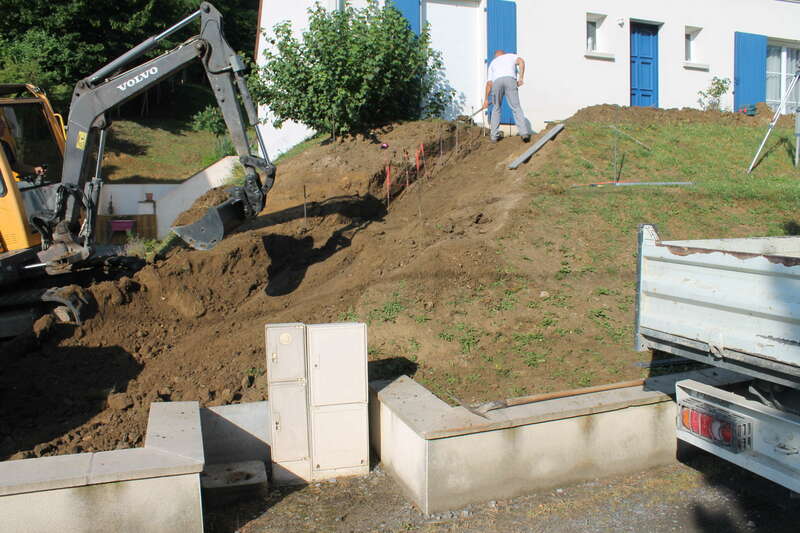 Création d'escalier en béton désactivé pour accès au pavillon.