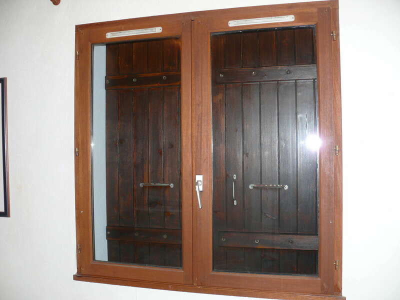 Avant : fenêtre en bois chêne doré