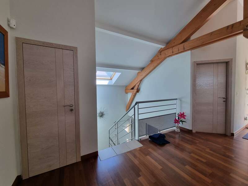 Modèle EMIA DESIGN en chêne : chantier sur St-Julien