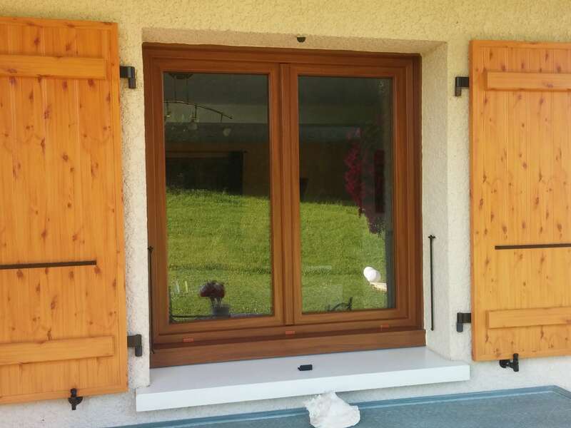 Fenêtre 2 vantaux en PVC Shogun AD à Charvonnex