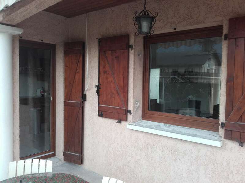 Après : fenêtre PVC chêne doré 1 vantail