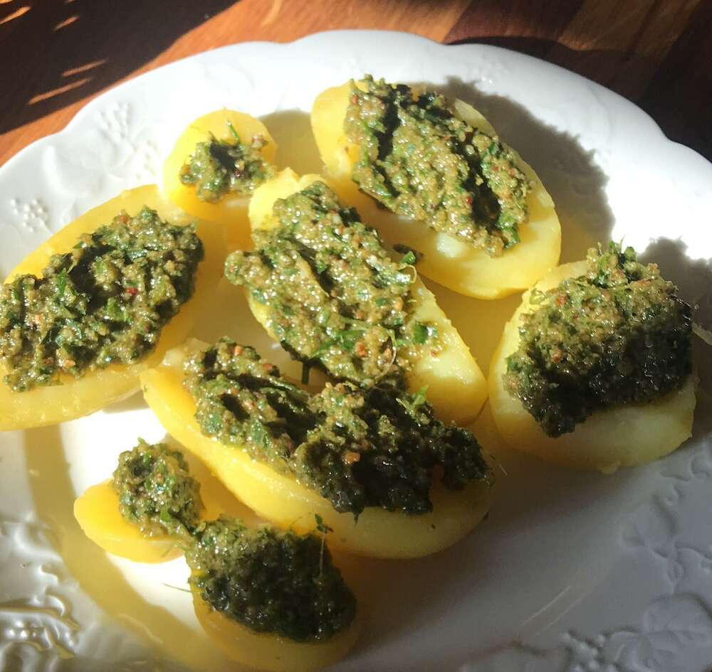 Pesto d’automne : plantain & ail sauvage du jardin
