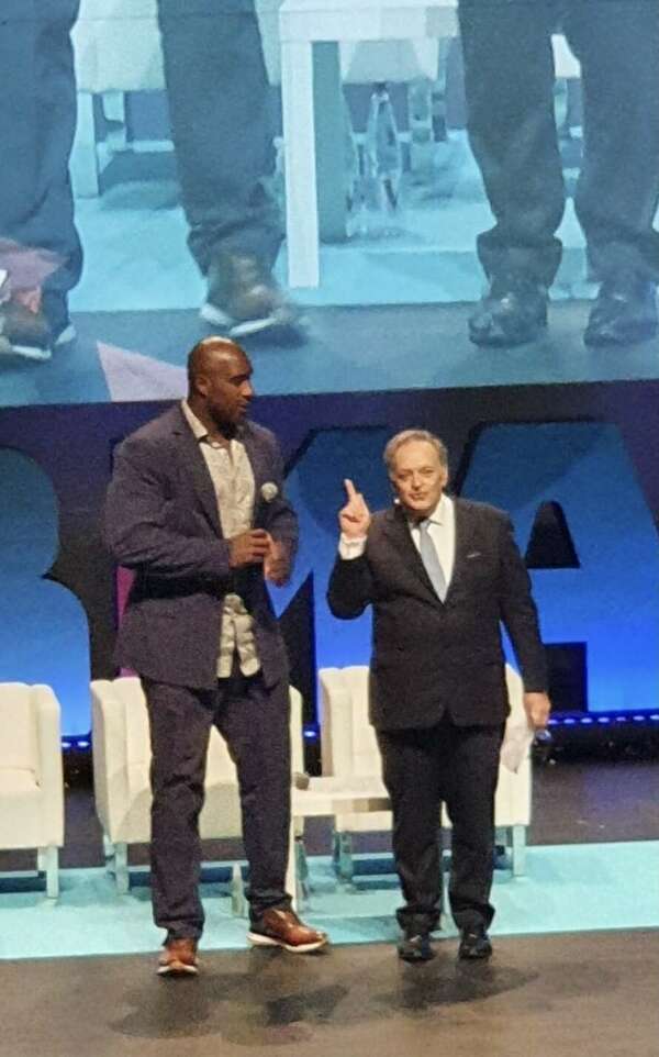 Teddy RINER Devant l'université des entrepreneurs normands : la Douceur le rend invincible 