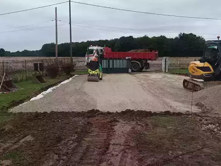 pendant-travaux-bernard-tpgt-cour