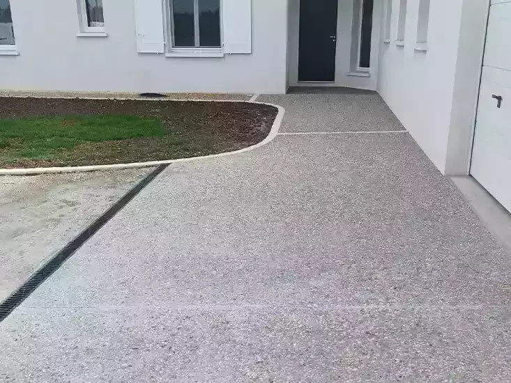 dalles-beton-gravier-cour