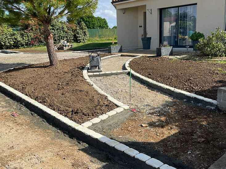 amengament-cour-ton-pierre