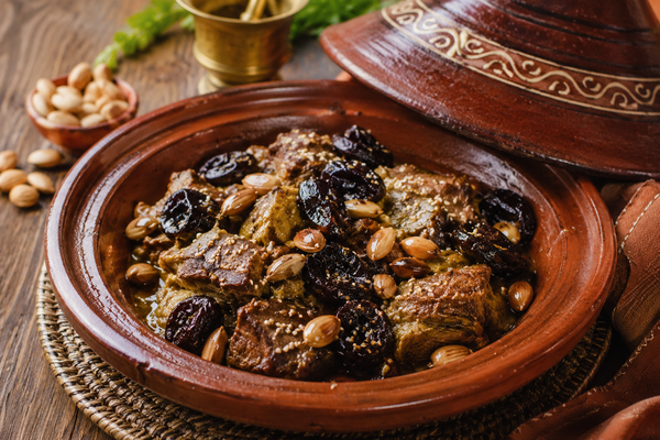Tajine agneau pruneaux & amandes