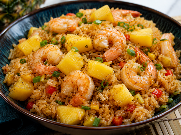 Riz sauté aux crevettes ananas