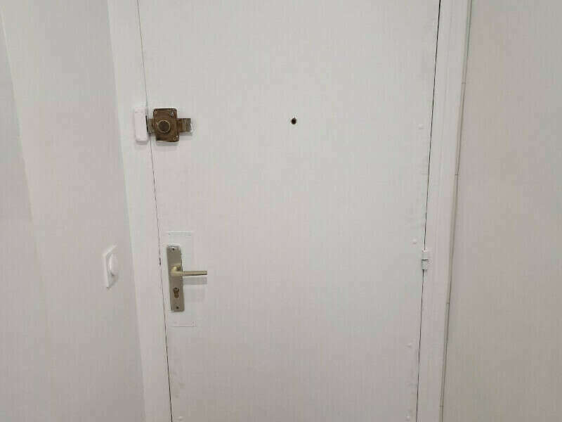 Vue intérieure de la porte avant intervention