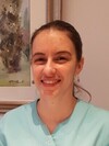 Portrait professionnel de Julie assistante dentaire souriante