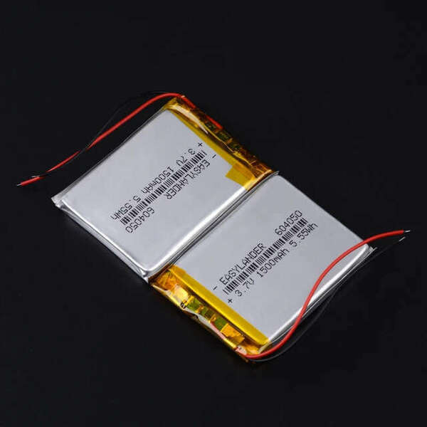 Pourquoi une batterie au lithium doit être sécurisée dans une coque rigide ?