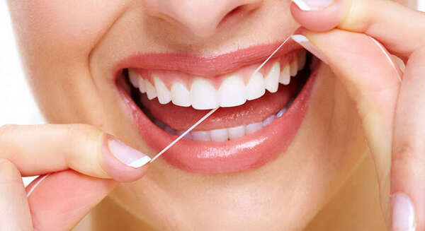 Idées reçues et petites questions du quotidien : démêlons le vrai du faux sur nos dents !