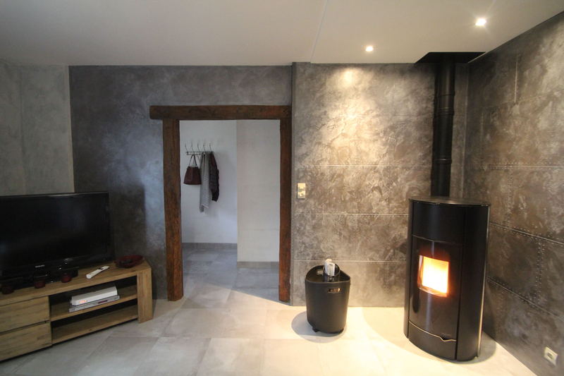 Décor arrière de poêle en Béton Minéral