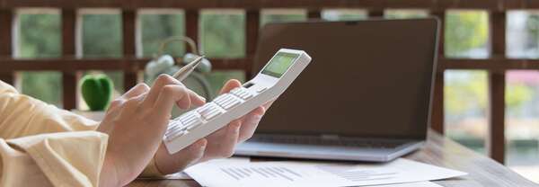 Le Quasi-Usufruit, (comme l'Usufruit), qui s'éteint ne rejoint pas la nue-propriété.