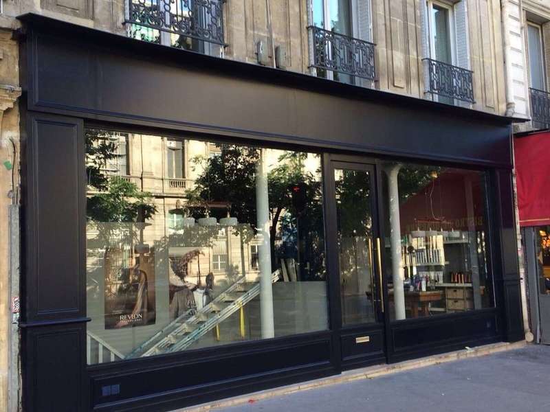 Façade magasin bois moderne 