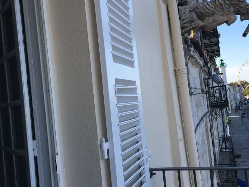 Persienne en bois sur mesure paris 