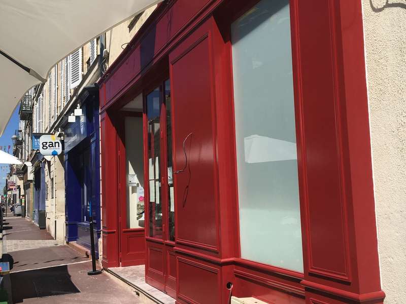 vitrine menuisier paris 