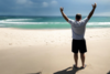 personne sereine dans un environnement apaisant