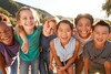 Enfant examiné en cabinet dentaire pour travail hypnotique