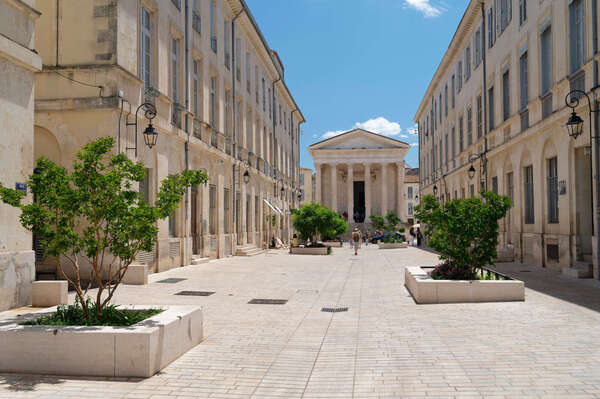 Optimiser son annonce Airbnb et Booking à Nîmes : photos, description et algorithme