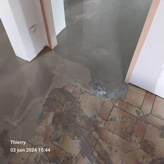 Réalisation d’un béton ciré "étape par étape"